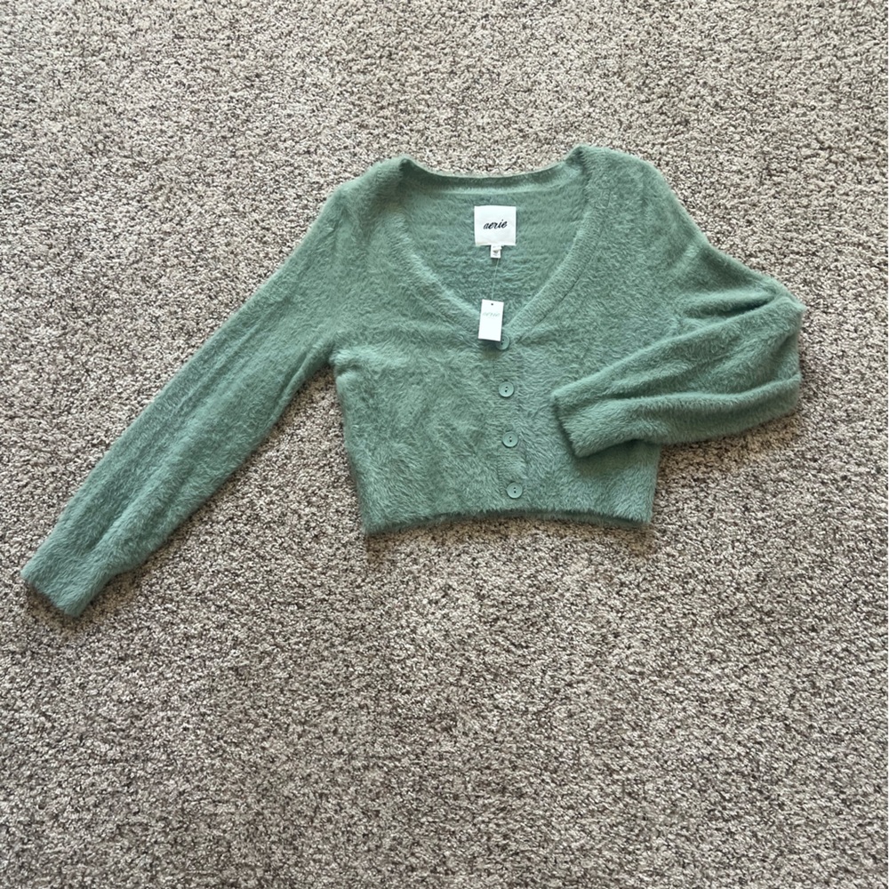 NEW Aerie Fuzzy Cropped Cardigan - Picture 1 of 3